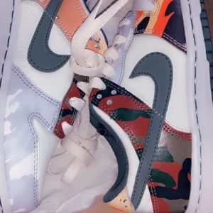 Camo dunks